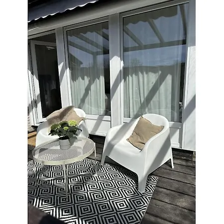 Hennesee Comfortable Semesterbostad *