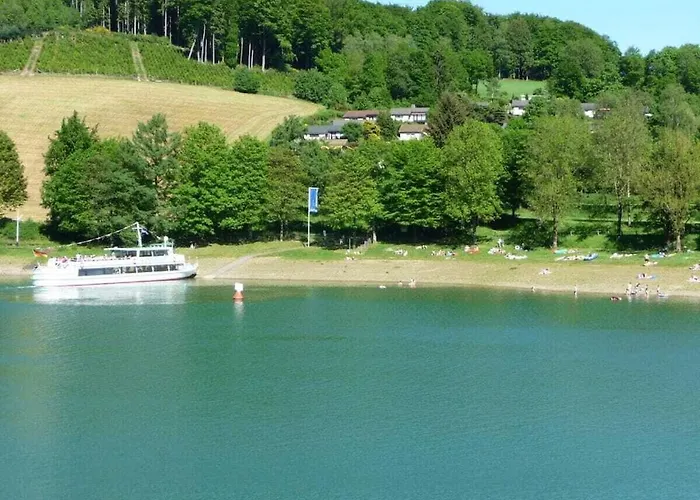 Hennesee Comfortable *