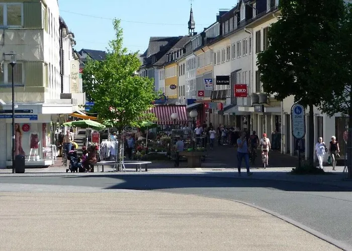 Hennesee Comfortable